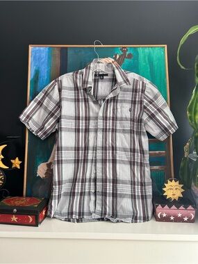 Volcom Mens Plaid Short Sleeve Button Up Shirt Burgundy Grey Size M